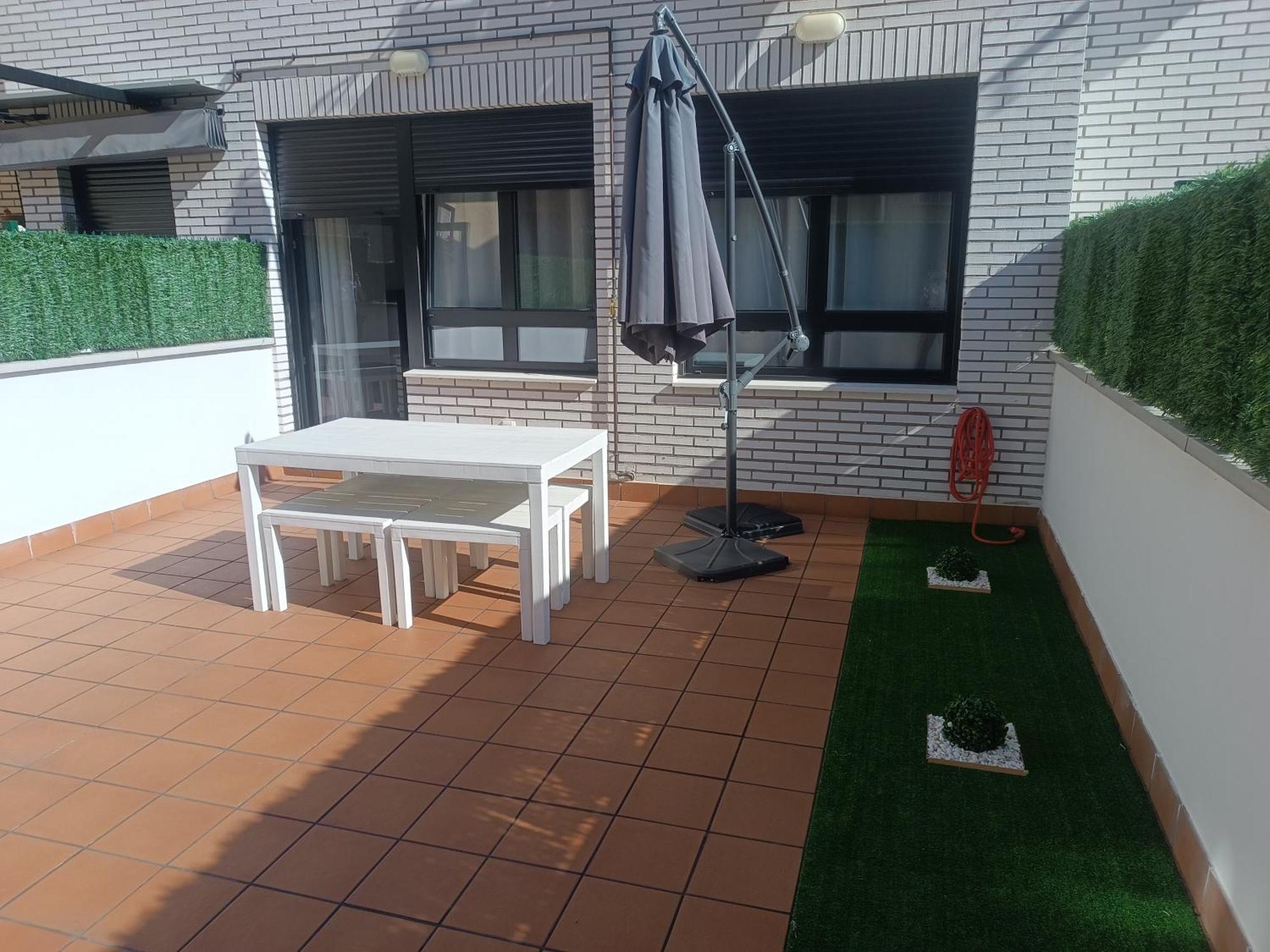 La Terraza De La Vega - Ubicacion Inmejorable , Wifi , Terraza Y Parking Gratuito * Oviede